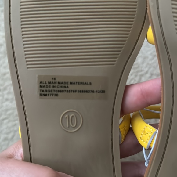 A New Day Wren Sandals Size 10 Color Yellow - Picture 7 of 8
